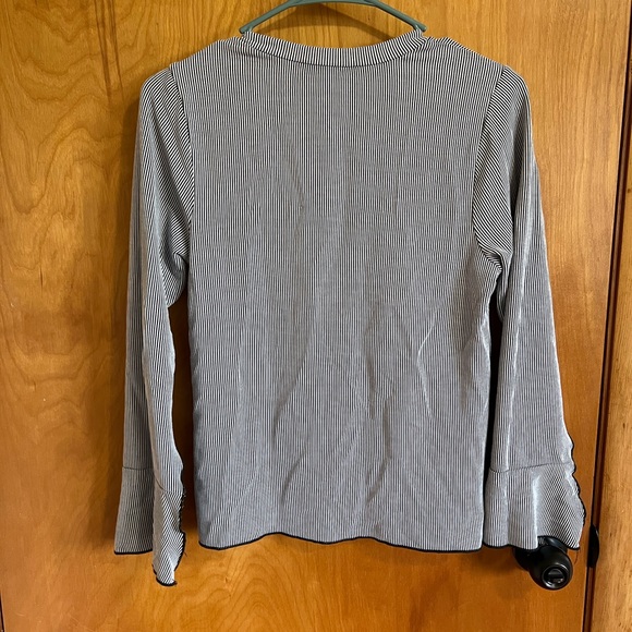 Cute flowy armed long sleeve - Picture 4 of 6